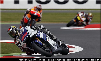motogp_lorenzo_0020_angleterre_silverstone_2012.jpg