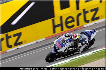 motogp_lorenzo_0030_angleterre_silverstone_2012.jpg