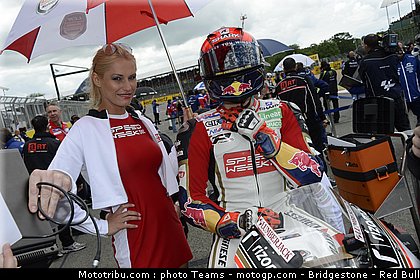 motogp_pitbabe_0008_angleterre_silverstone_2012.jpg