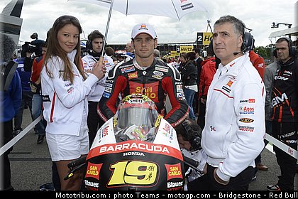 motogp_pitbabe_0011_angleterre_silverstone_2012.jpg