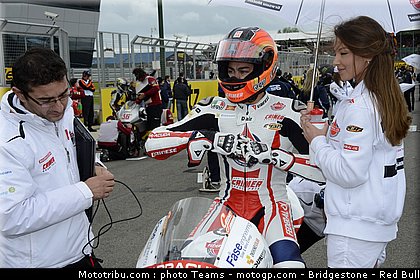motogp_pitbabe_0012_angleterre_silverstone_2012.jpg