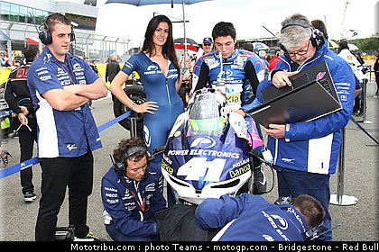 motogp_pitbabe_0022_angleterre_silverstone_2012.jpg