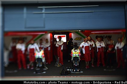 motogp_rossi_0009_angleterre_silverstone_2012.jpg