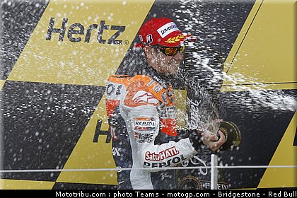 motogp_stoner_0008_angleterre_silverstone_2012.jpg