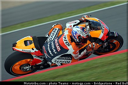 motogp_stoner_0033_angleterre_silverstone_2012.jpg