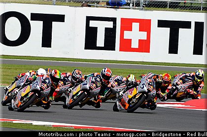 red_bull_motogp_rookie_cup_0006_angleterre_silverstone_2012.jpg