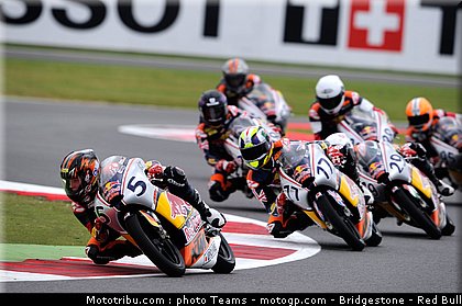red_bull_motogp_rookie_cup_0026_angleterre_silverstone_2012.jpg