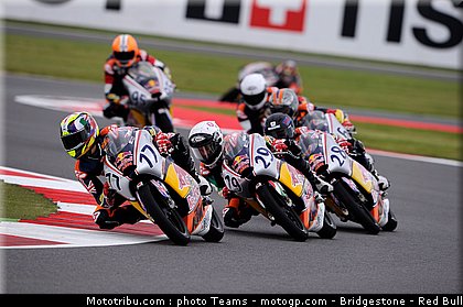red_bull_motogp_rookie_cup_0031_angleterre_silverstone_2012.jpg