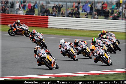 red_bull_motogp_rookie_cup_0032_angleterre_silverstone_2012.jpg