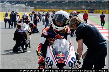 red_bull_motogp_rookie_cup_hanika_0001_angleterre_silverstone_2012.jpg