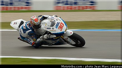 moto2_nakagami_001_pays_bas_assen_2012.jpg