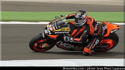 motogp_edwards_004_pays_bas_assen_2012.jpg