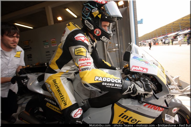 moto2_luthi_0008_pays_bas_assen_2012