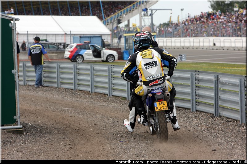 moto2_luthi_0011_pays_bas_assen_2012
