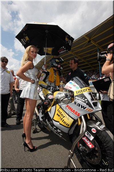 motogp_pitbabe_0002_pays_bas_assen_2012