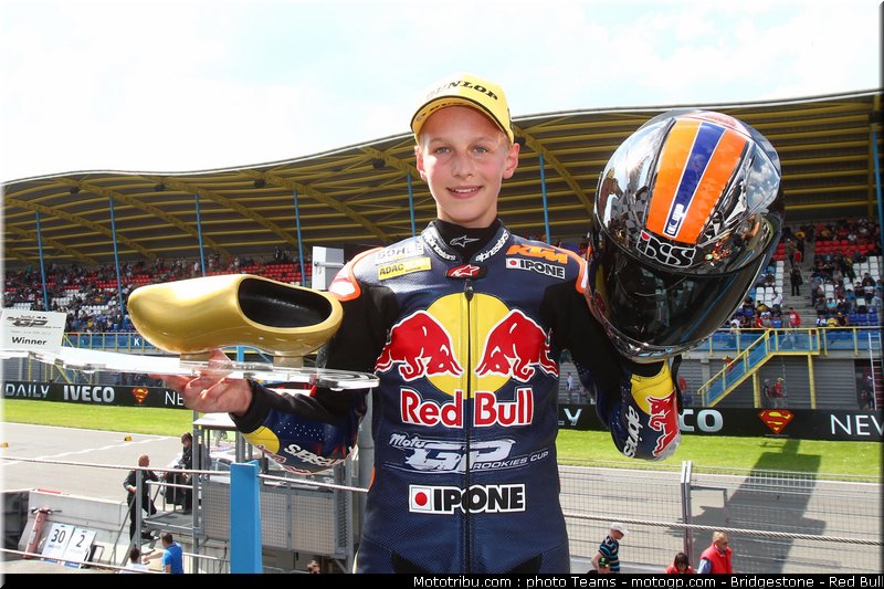 redbull_motogp_rookie_cup_alt_0002_pays_bas_assen_2012