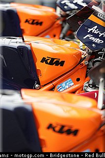 moto3_ktm_0001_pays_bas_assen_2012.jpg