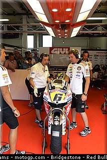 motogp_bradl_0028_pays_bas_assen_2012.jpg