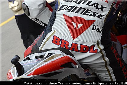 motogp_bradl_0029_pays_bas_assen_2012.jpg