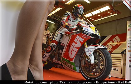 motogp_bradl_0080_pays_bas_assen_2012.jpg
