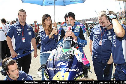 motogp_pitbabe_0039_pays_bas_assen_2012.jpg