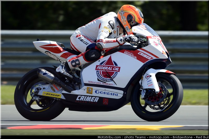 moto2_rea_0004_allemagne_sachsenring_2012