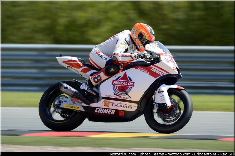 moto2_rea_0005_allemagne_sachsenring_2012