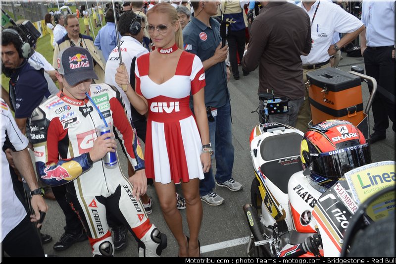 motogp_pitbabe_0010_allemagne_sachsenring_2012