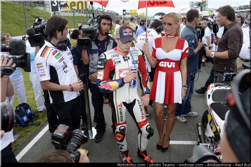 motogp_pitbabe_0011_allemagne_sachsenring_2012