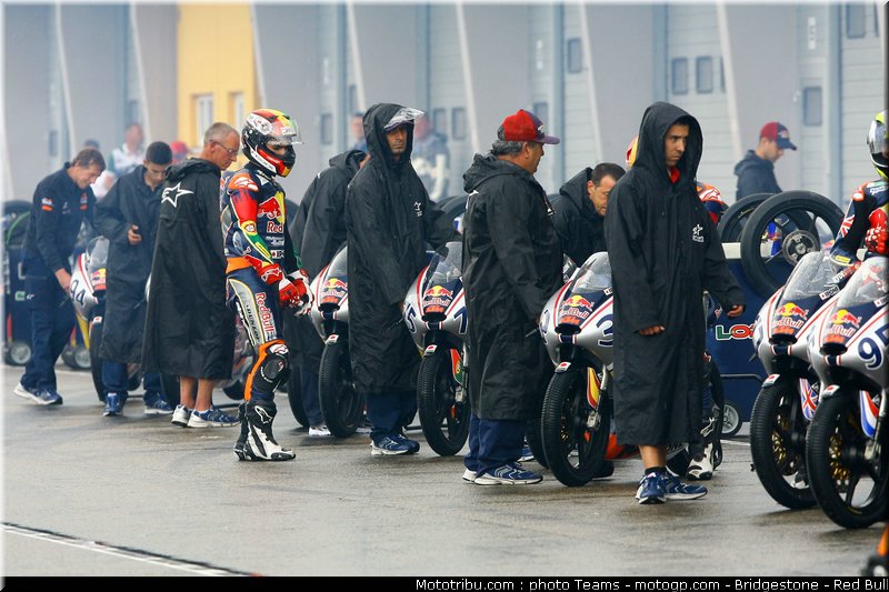 red_bull_motogp_rookie_cup_0019_allemagne_sachsenring_2012
