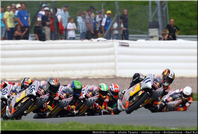 red_bull_motogp_rookie_cup_0029_allemagne_sachsenring_2012