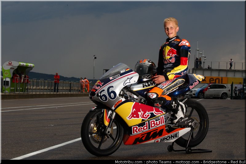 red_bull_motogp_rookie_cup_alt_0002_allemagne_sachsenring_2012
