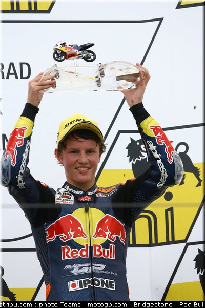 red_bull_motogp_rookie_cup_deroue_0004_allemagne_sachsenring_2012
