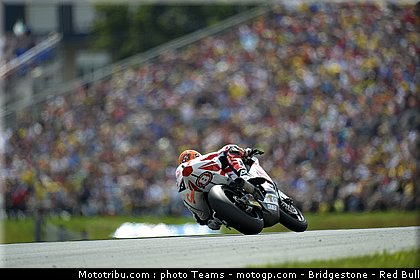 moto2_rea_0015_allemagne_sachsenring_2012.jpg