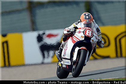 moto2_rea_0019_allemagne_sachsenring_2012.jpg