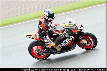 motogp_edwards_0004_allemagne_sachsenring_2012.jpg