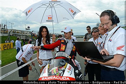 motogp_pitbabe_0004_allemagne_sachsenring_2012.jpg