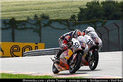 red_bull_motogp_rookie_cup_0022_allemagne_sachsenring_2012.jpg