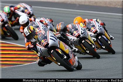 red_bull_motogp_rookie_cup_0024_allemagne_sachsenring_2012.jpg