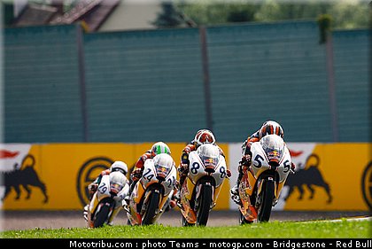 red_bull_motogp_rookie_cup_0031_allemagne_sachsenring_2012.jpg