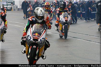 red_bull_motogp_rookie_cup_castellini_0002_allemagne_sachsenring_2012.jpg