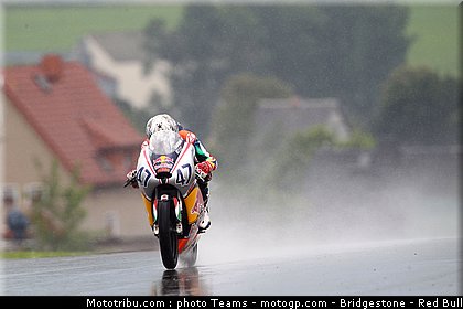 red_bull_motogp_rookie_cup_castellini_0003_allemagne_sachsenring_2012.jpg