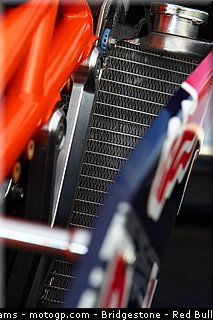 red_bull_motogp_rookie_cup_ktm_0019_allemagne_sachsenring_2012.jpg