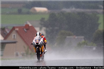 red_bull_motogp_rookie_cup_martin_0001_allemagne_sachsenring_2012.jpg