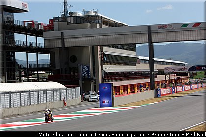 moto2_luthi_0003_italie_mugello_2012.jpg