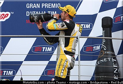 moto2_luthi_0006_italie_mugello_2012.jpg