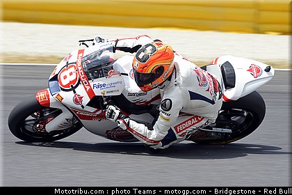 moto2_rea_15_italie_mugello_2012.jpg