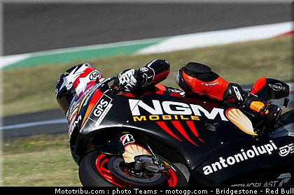 motogp_edwards_0003_italie_mugello_2012.jpg