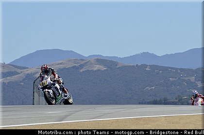 bradl_046_motogp_2012_usa_laguna_seca.jpg