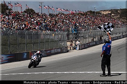 de_puniet_010_motogp_2012_usa_laguna_seca.jpg